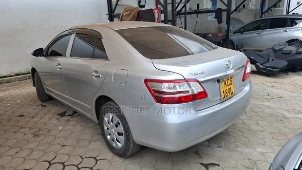 Toyota Premio 2013 Silver