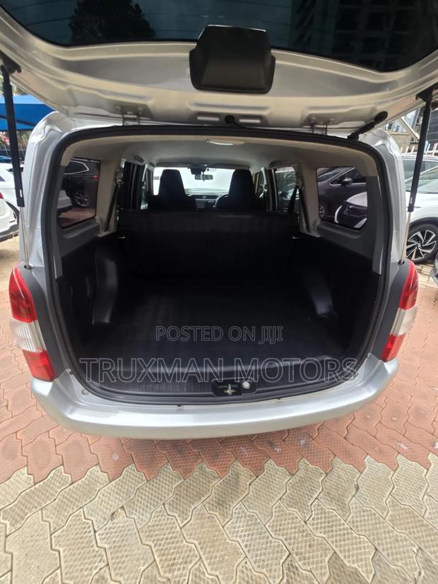 Toyota Probox 2018 Silver