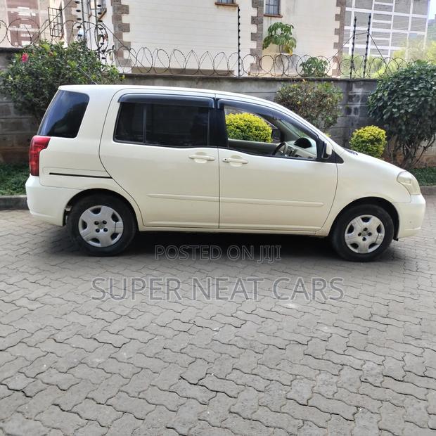Toyota Raum 2004 White