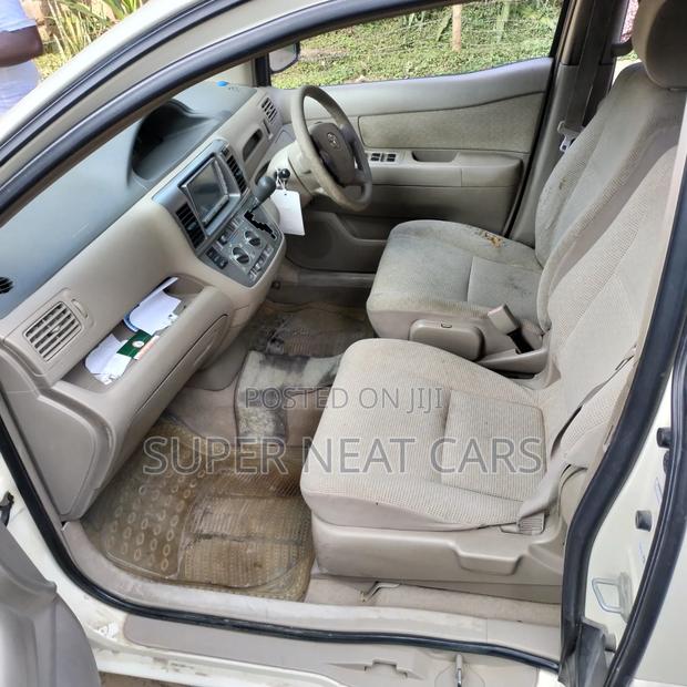 Toyota Raum 2004 White
