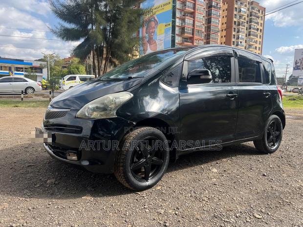 Toyota Ractis 1.3 FWD 2009 Black