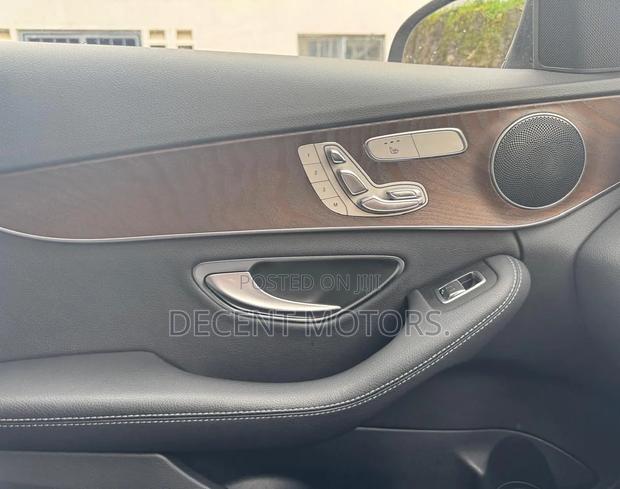 Mercedes-Benz C180 2019 Black