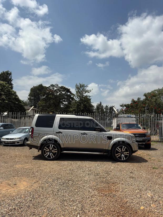 Land Rover Discovery 2015 Silver