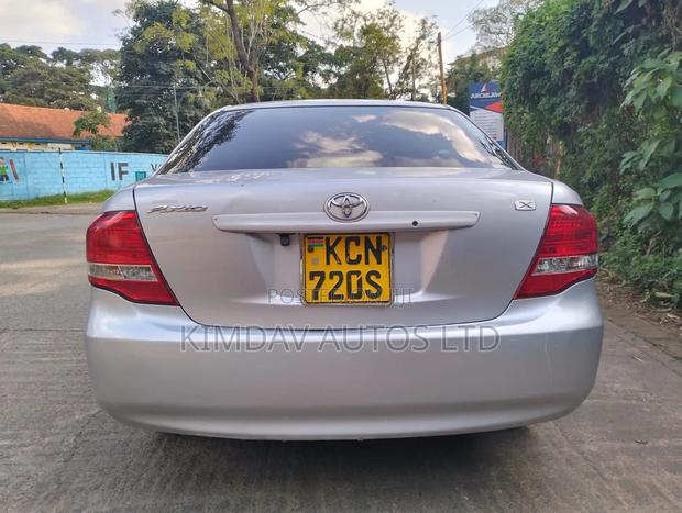 Toyota Axio 2010 Silver