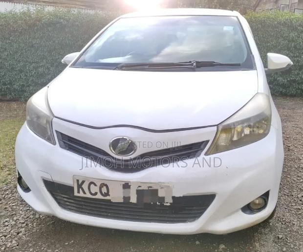 Toyota Vitz 2010 White