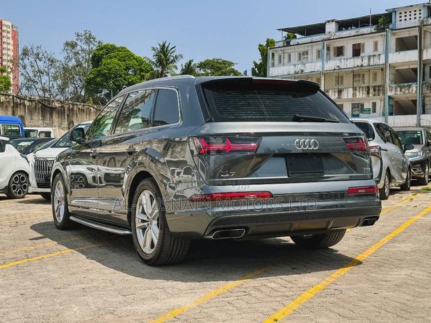 Audi Q7 3.0T Premium AWD quattro 2018 Gray