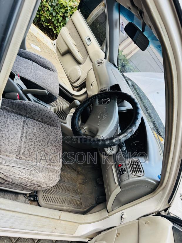 Toyota Sprinter 2000 Beige