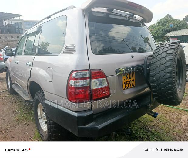 Toyota Land Cruiser 2005 Silver