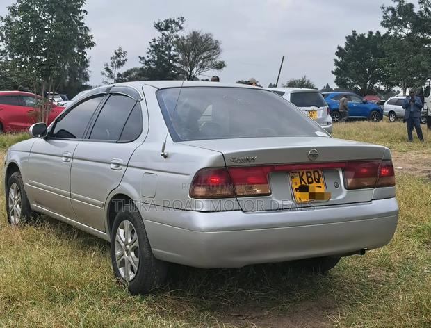 Nissan Sunny 2005 Silver