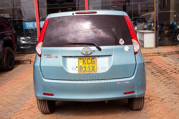 Toyota Passo Sette 2009 Blue