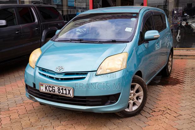 Toyota Passo Sette 2009 Blue