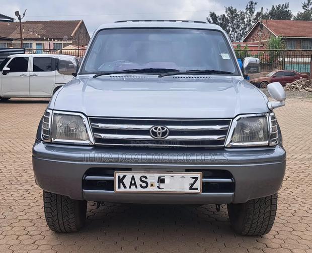 Toyota Land Cruiser Prado 1999 Gray