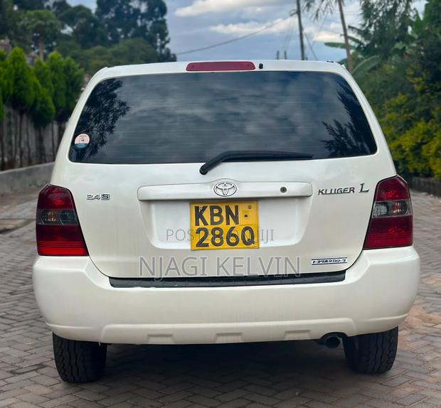 Toyota Kluger 2004 White