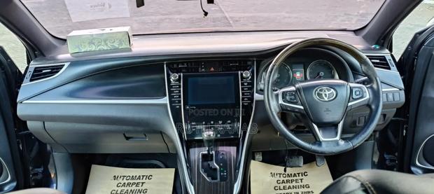 Toyota Harrier 2014