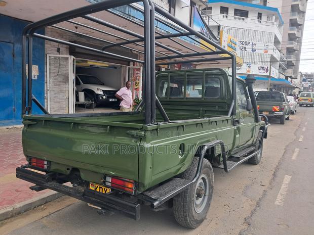 Toyota Land Cruiser 2007 Green