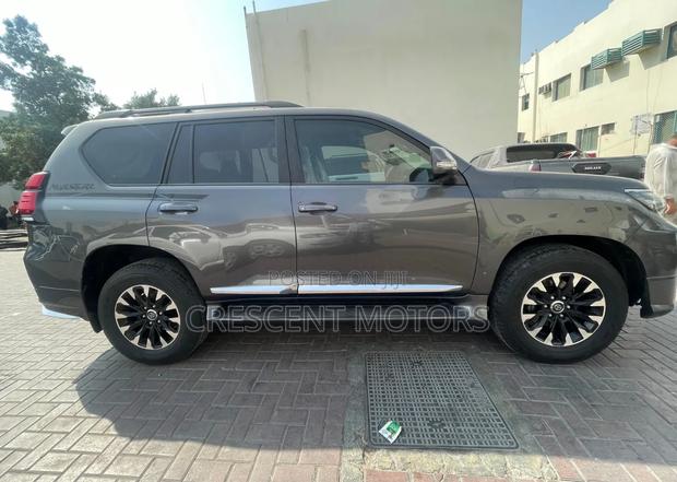 Toyota Land Cruiser Prado 2020 Gray