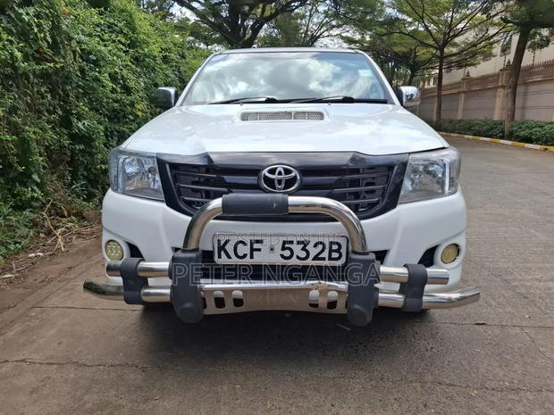 Toyota Hilux 2008 White