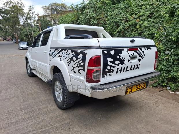 Toyota Hilux 2008 White
