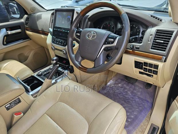 Toyota Land Cruiser 2018 Black