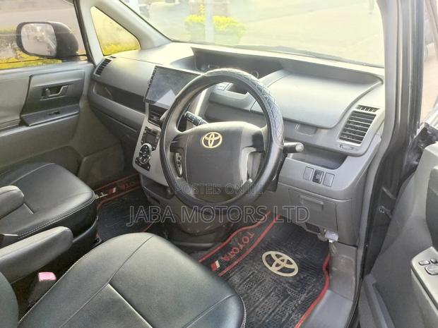 Toyota Noah 2008 Black