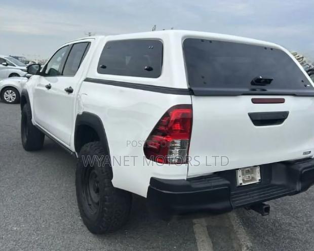 Toyota Hilux 2019 Pearl