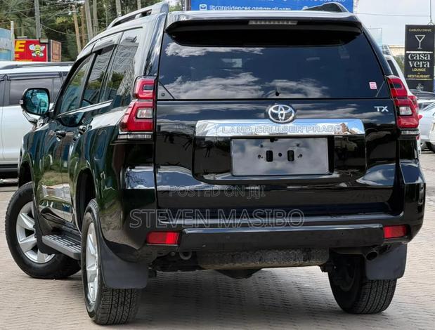 Toyota Land Cruiser Prado 2.8 2021 Black