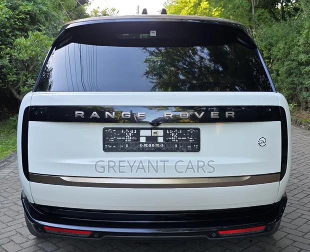Land Rover Range Rover Vogue 2023 White