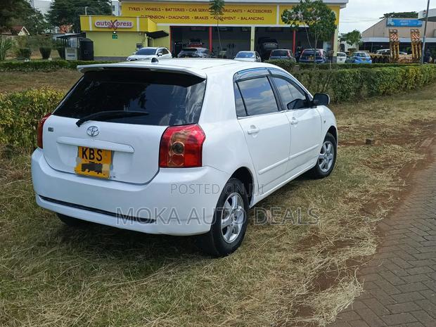 Toyota Corolla RunX 2006 White