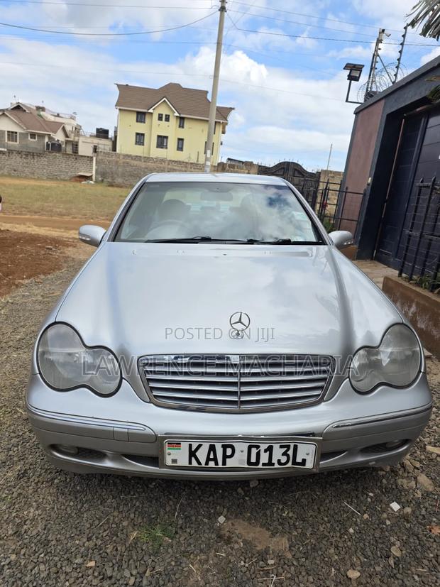 Mercedes-Benz C200 2002 Silver