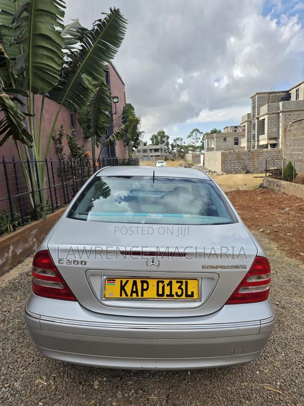 Mercedes-Benz C200 2002 Silver