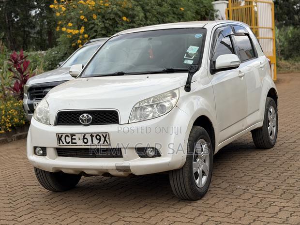 Toyota Rush 2008 White