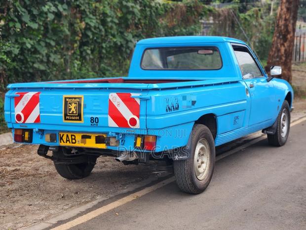 Peugeot 504 2000 Blue