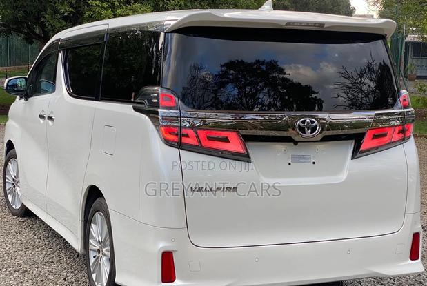 Toyota Alphard 2019 White