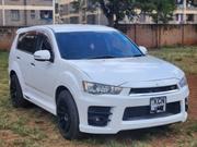Mitsubishi Outlander 2010 White for sale