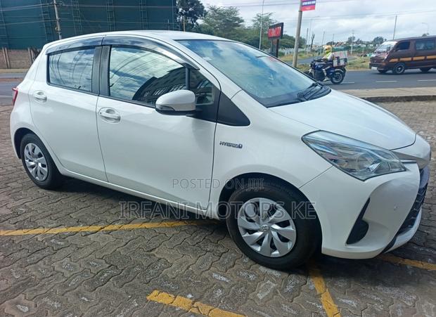 Toyota Vitz 1.5 FWD Hybrid 5dr 2019 White