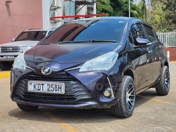 Toyota Vitz 2018 Blue