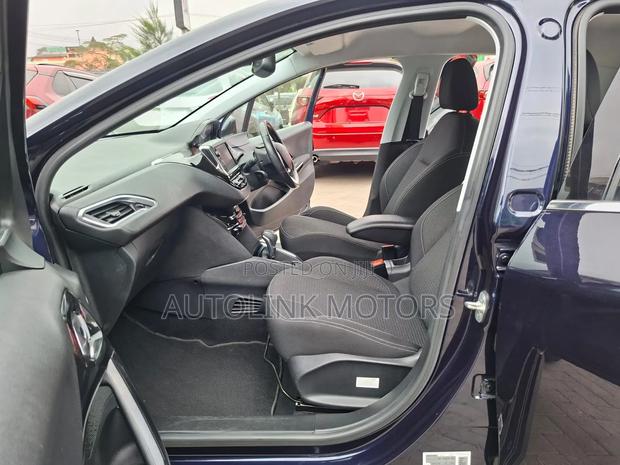 Peugeot 208 2019 Black