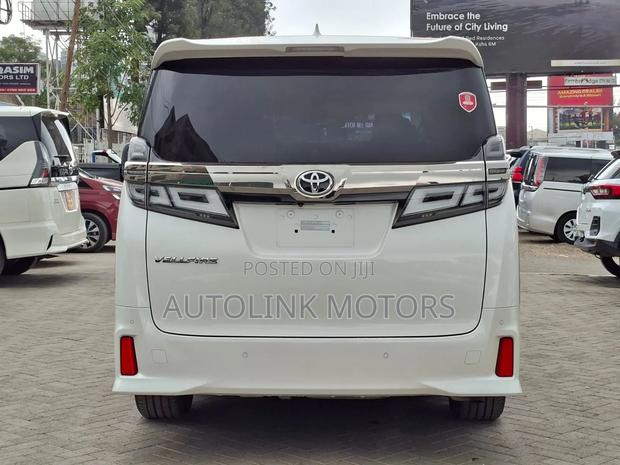 Toyota Alphard 2019 White