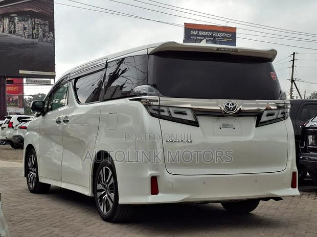 Toyota Alphard 2019 White