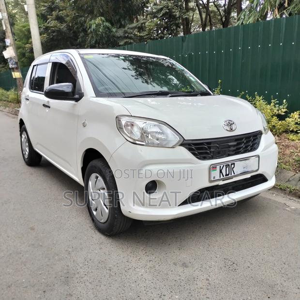 Toyota Passo 1.0 FWD 2017 White