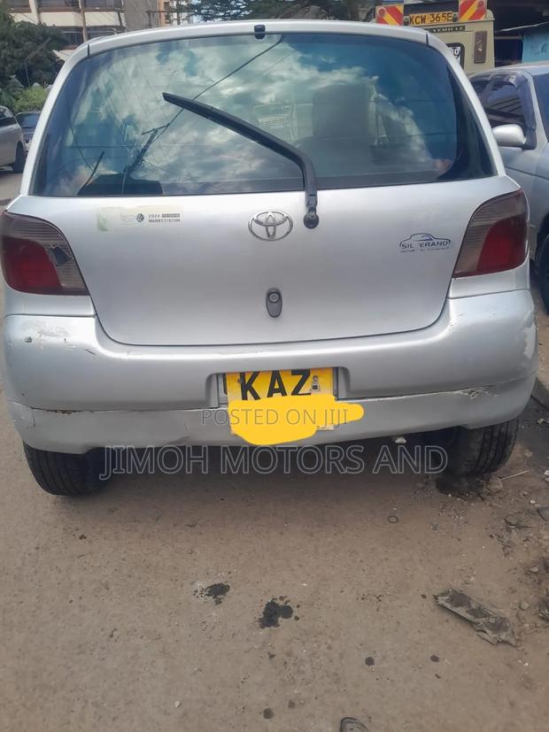 Toyota Vitz 2001 Silver