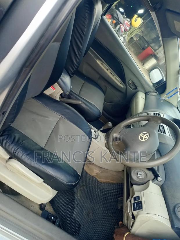 Toyota Belta 2009 Silver