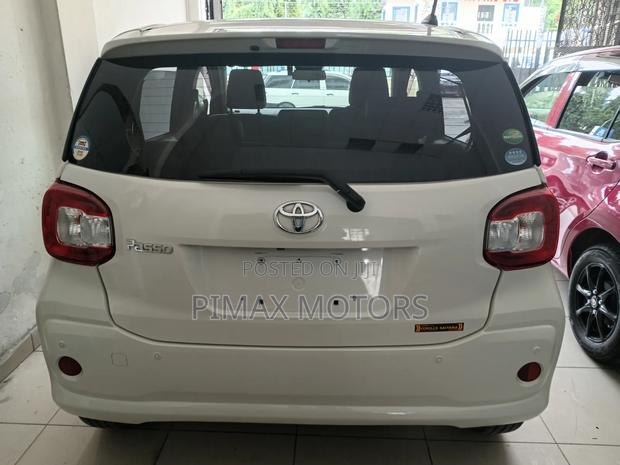Toyota Passo 2019 White