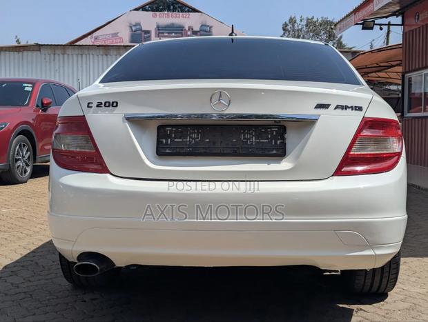 Mercedes-Benz C200 2011 Black
