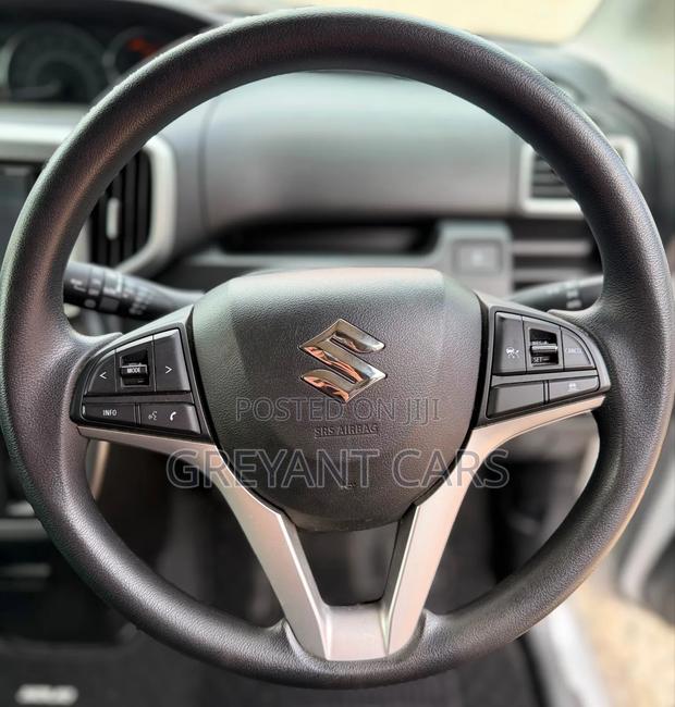 Suzuki Solio Hybrid G 2019 Silver