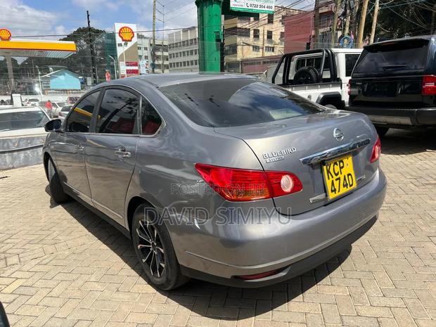 Nissan Bluebird 2010 Silver