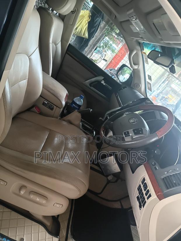 Toyota Land Cruiser 2014 Blue
