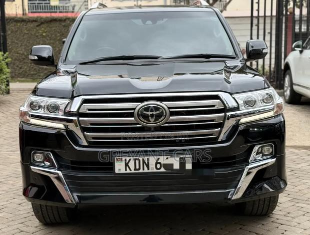Toyota Land Cruiser 2016 Black