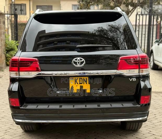 Toyota Land Cruiser 2016 Black