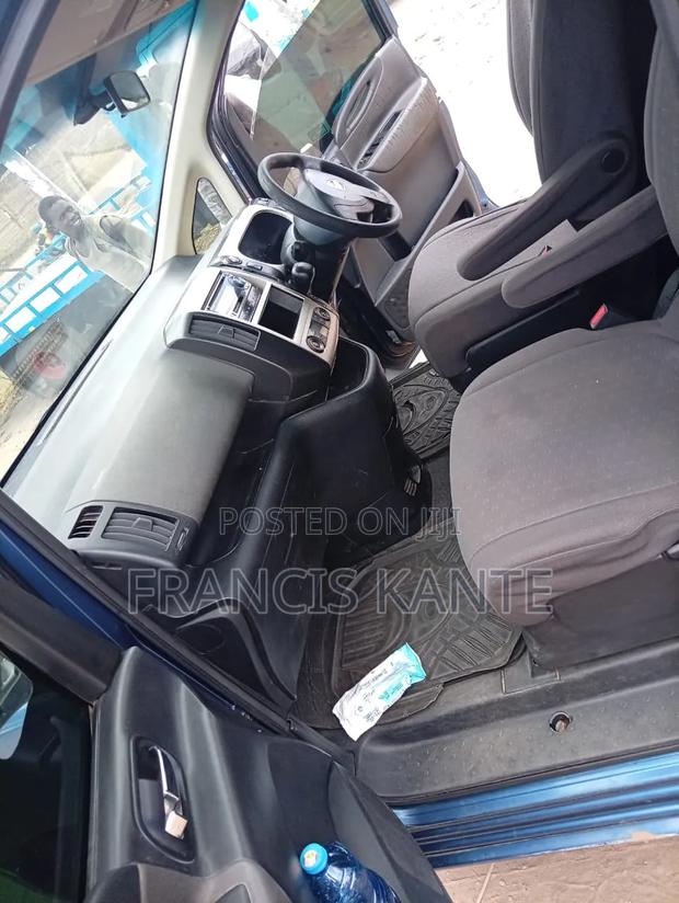 Nissan Serena 2011 Blue